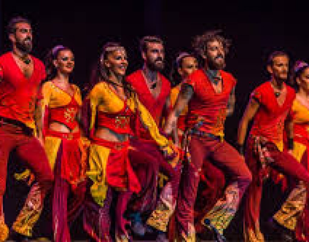 ANADOLU ATEŞi, TRUVA  GÖSTERİLERİ