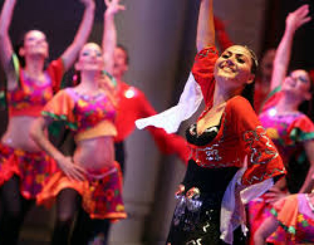 ANADOLU ATEŞi, TRUVA  GÖSTERİLERİ